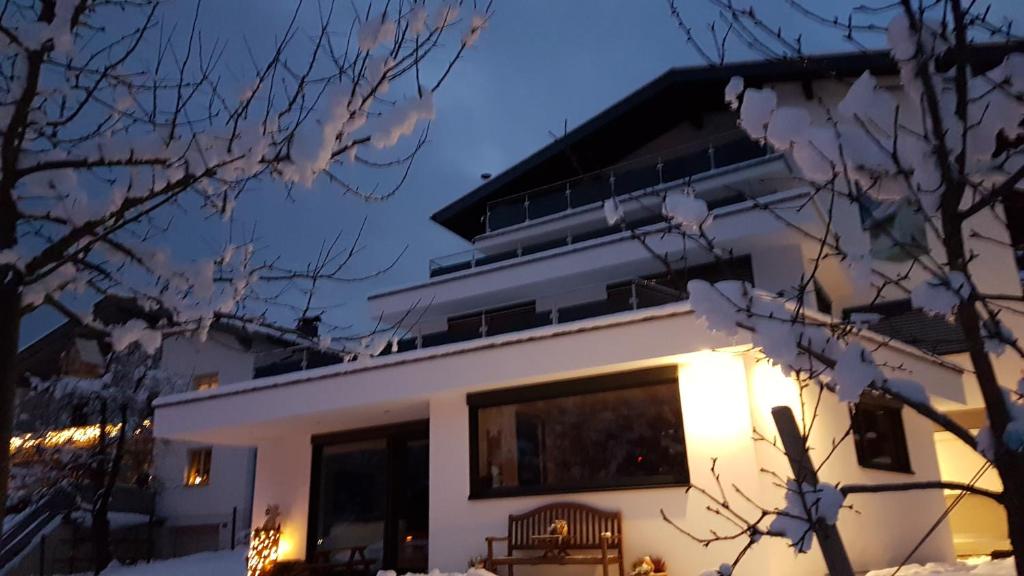 Budova, v ktorej sa apartmán nachádza