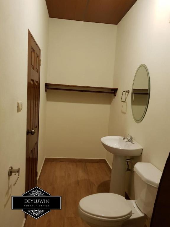 Hostal DEYLUWIN - Habitación Gemela Con Vista Al Jardín