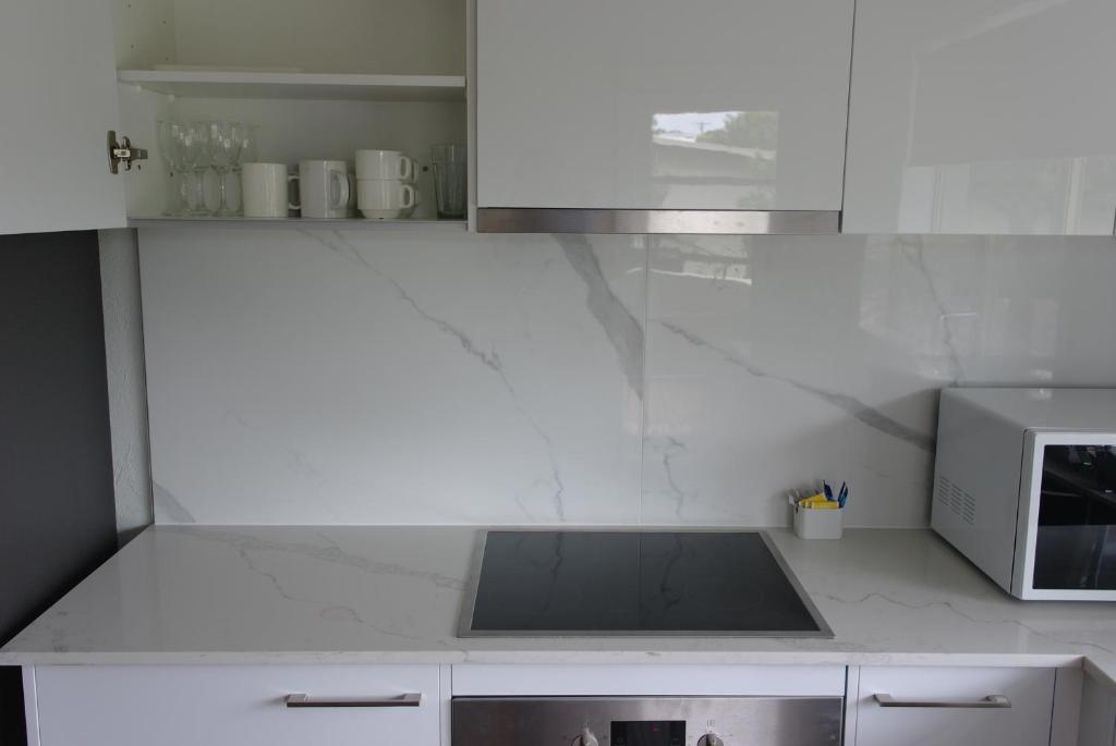 Hampton Court Apartments - Resim 34