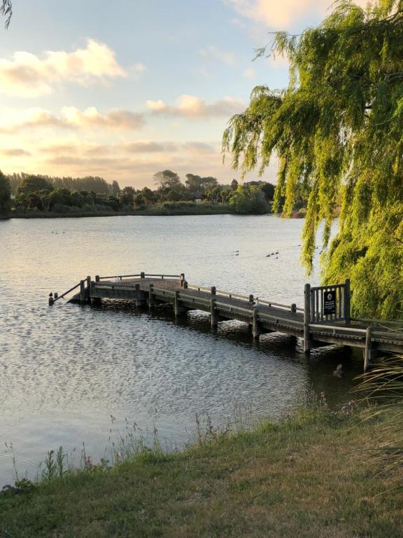 West Lake one bedroom accommodation - Resim 8