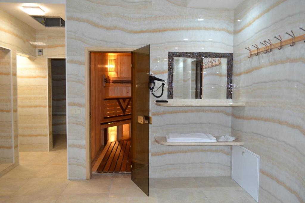 Koupelna v ubytování Villa Leku SPA Resort