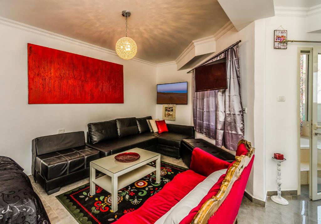 Apartment Lakeside Suite with Jaccuzzi & Sun Terrace, Tiberias, Israel