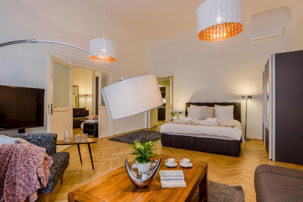 Royal Route Residence - 14