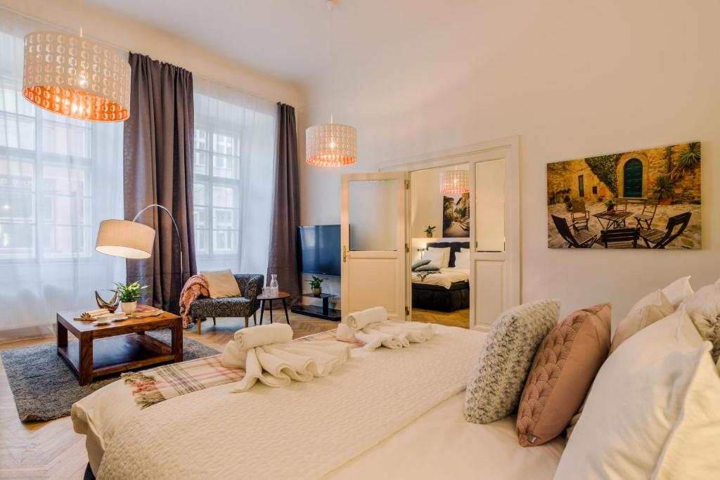 Royal Route Residence - 10