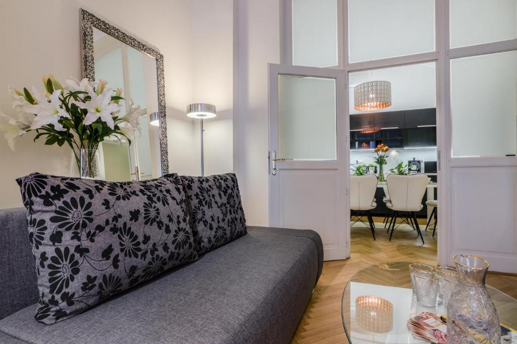 Royal Route Residence - 15