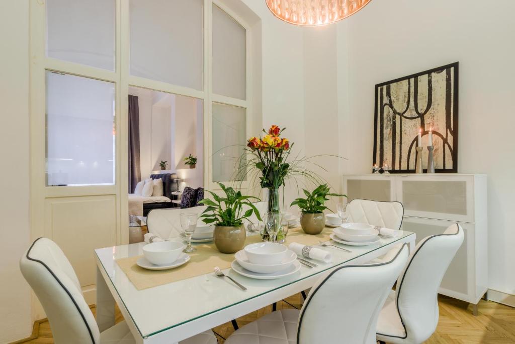 Royal Route Residence - 11