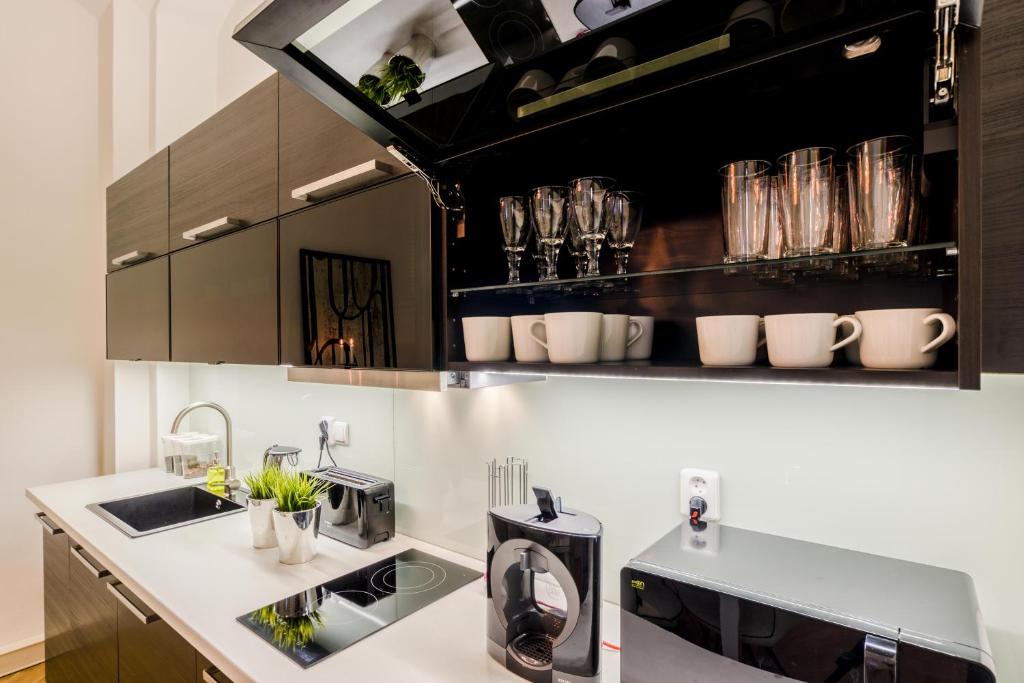 Royal Route Residence - 8