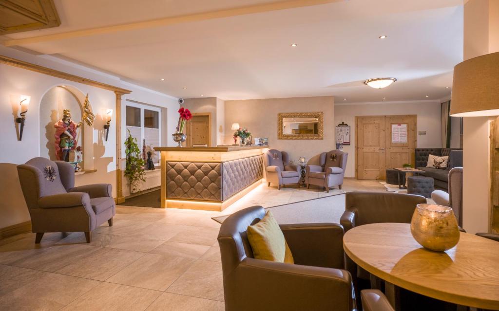 Posezení v ubytování Alpen Glück Hotel Kirchberger Hof