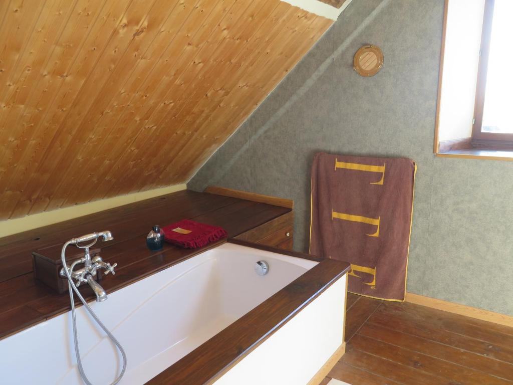 Koupelna v ubytování Au verger de Marcilly