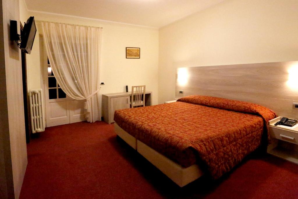 Hotel Des Alpes - Chambre Double Avec Balcon Et Vue Sur Montagne