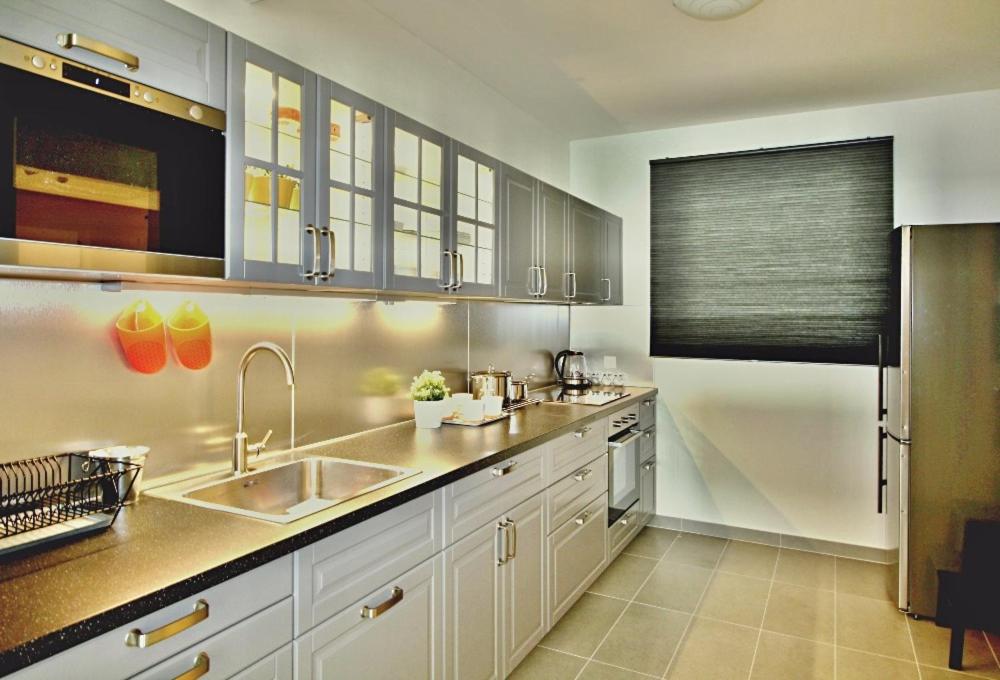 Nice and refreshing flat in Prague - Apartment With Balcony