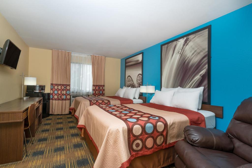 Super 8 by Wyndham Rochester Mayo Clinic Area photo