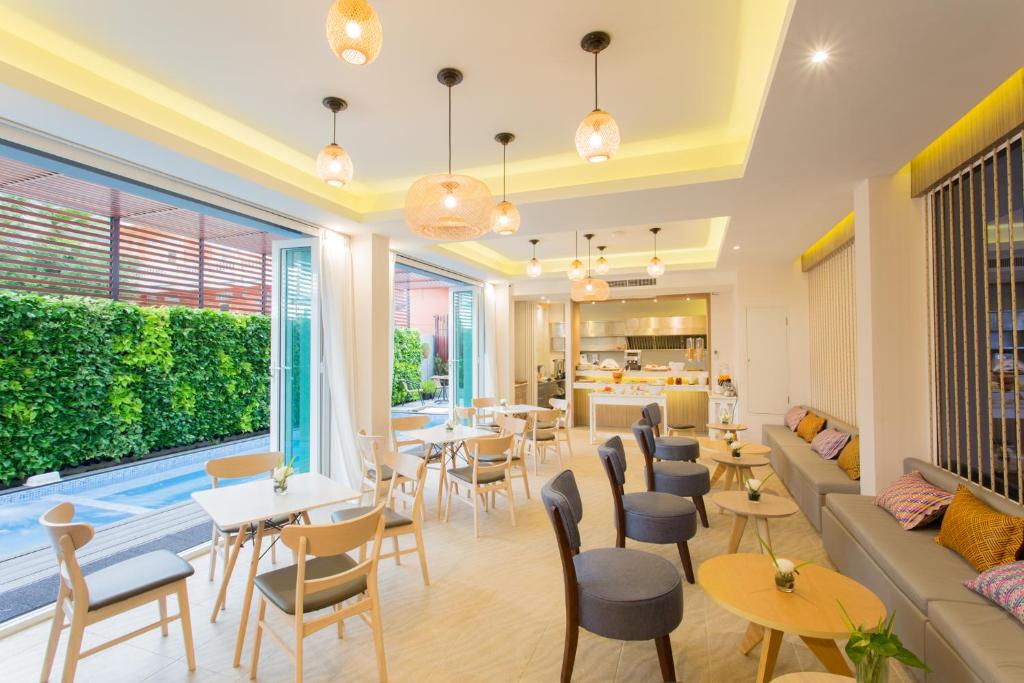 Posezení v ubytování LaRio Hotel Krabi-SHA Extra Plus