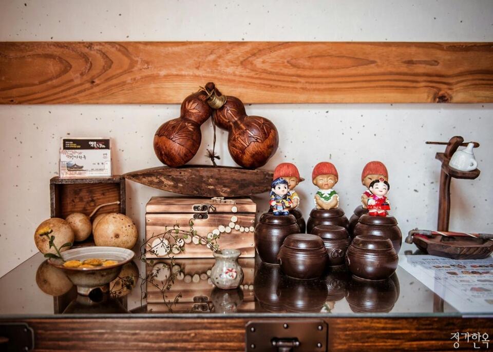 Kuchyň nebo kuchyňský kout v ubytování Jeongga Hanok
