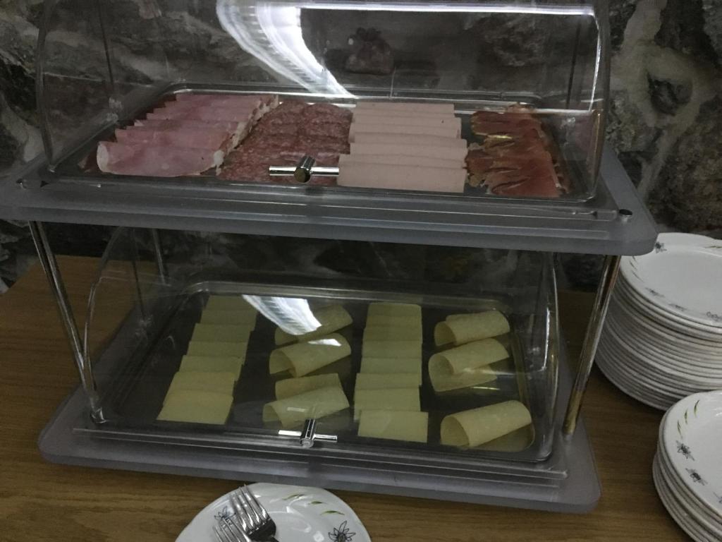 Jídlo v hotelu nebo okolí