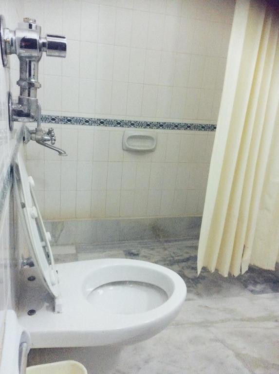 Hotel Marble Palace - Standaard Tweepersoonskamer Met Ventilator