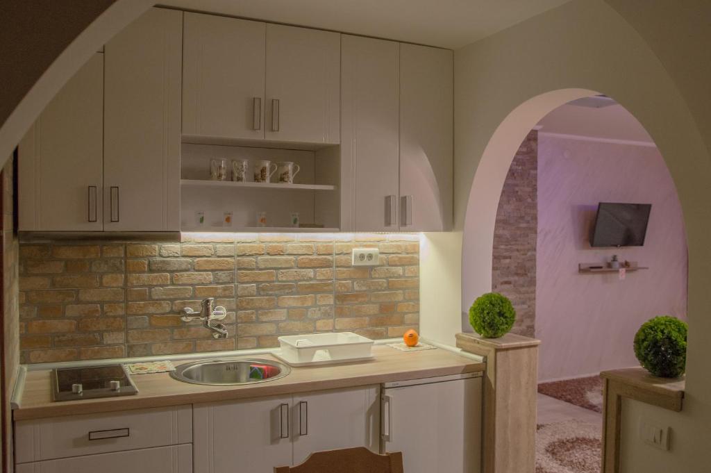 Kuhinja ili čajna kuhinja u objektu Apartments Josipovic