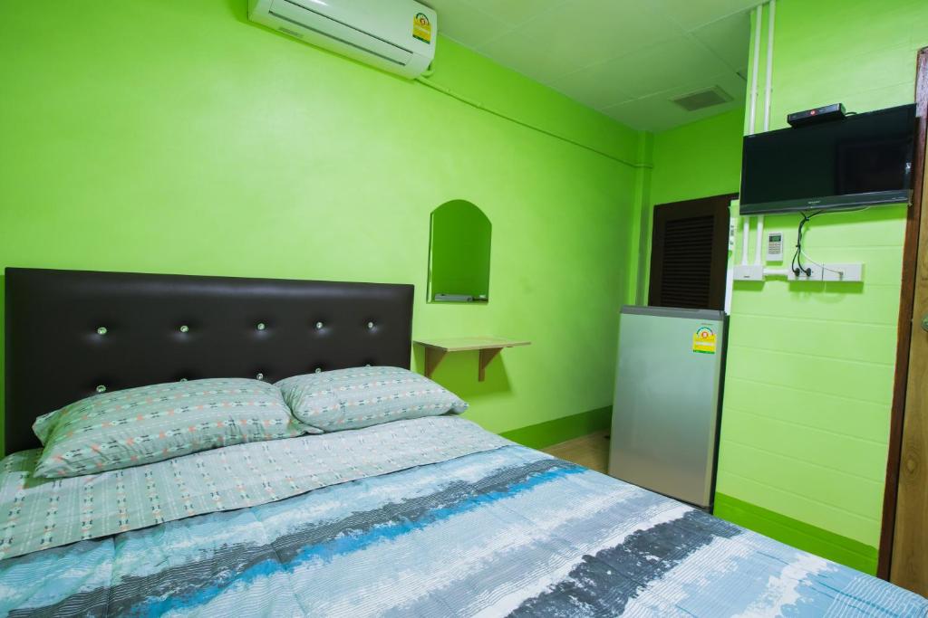 Postel nebo postele na pokoji v ubytování Your Home
