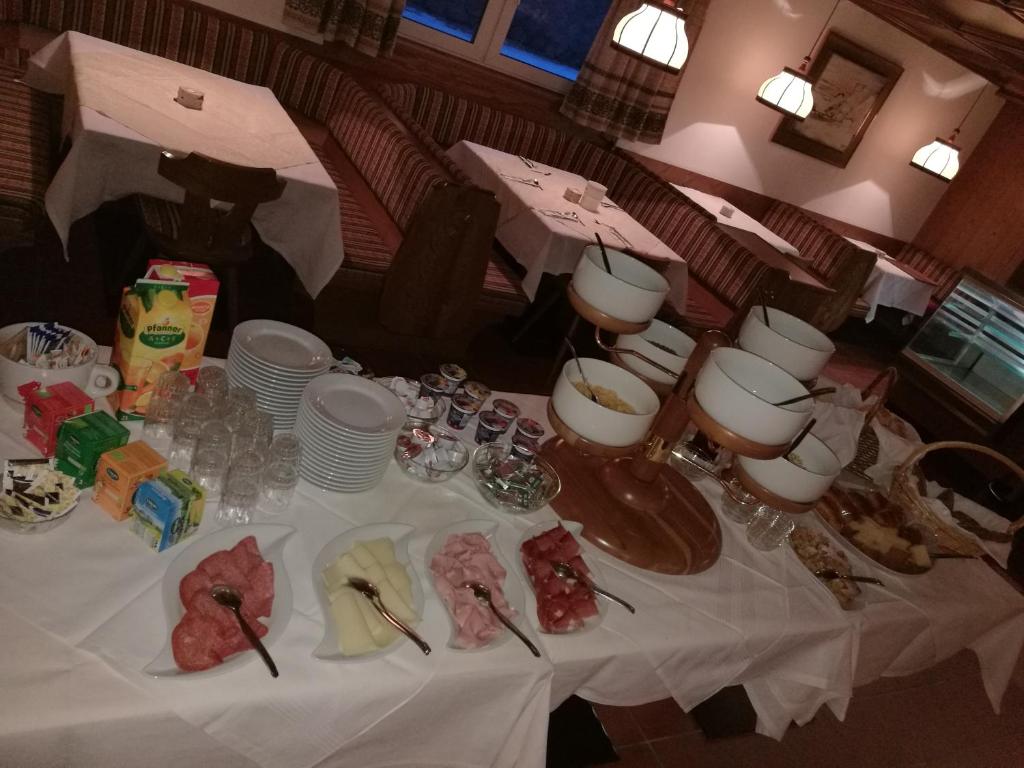 Jídlo v aparthotelu nebo okolí