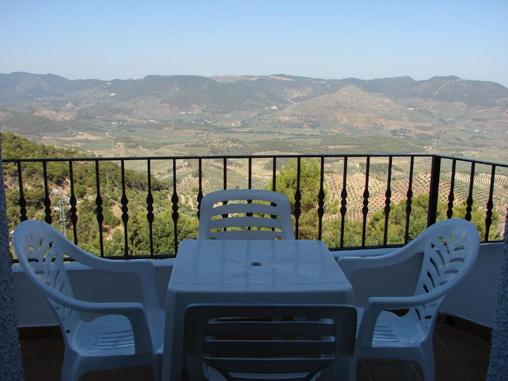 Vista general de una montaña o vista desde el apartahotel 