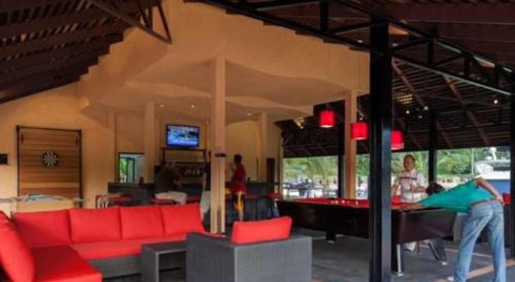TV a/nebo společenská místnost v ubytování Koh Chang Island Villa