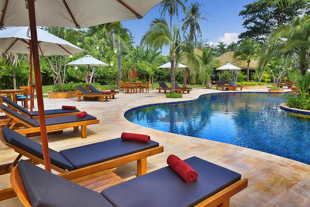 Der Swimmingpool an oder in der Nähe von Mali Resort Sunrise Beach