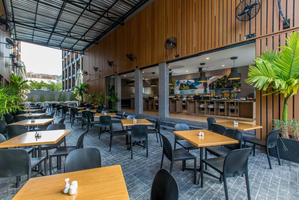 GLOW Ao Nang Krabi - Resim 17