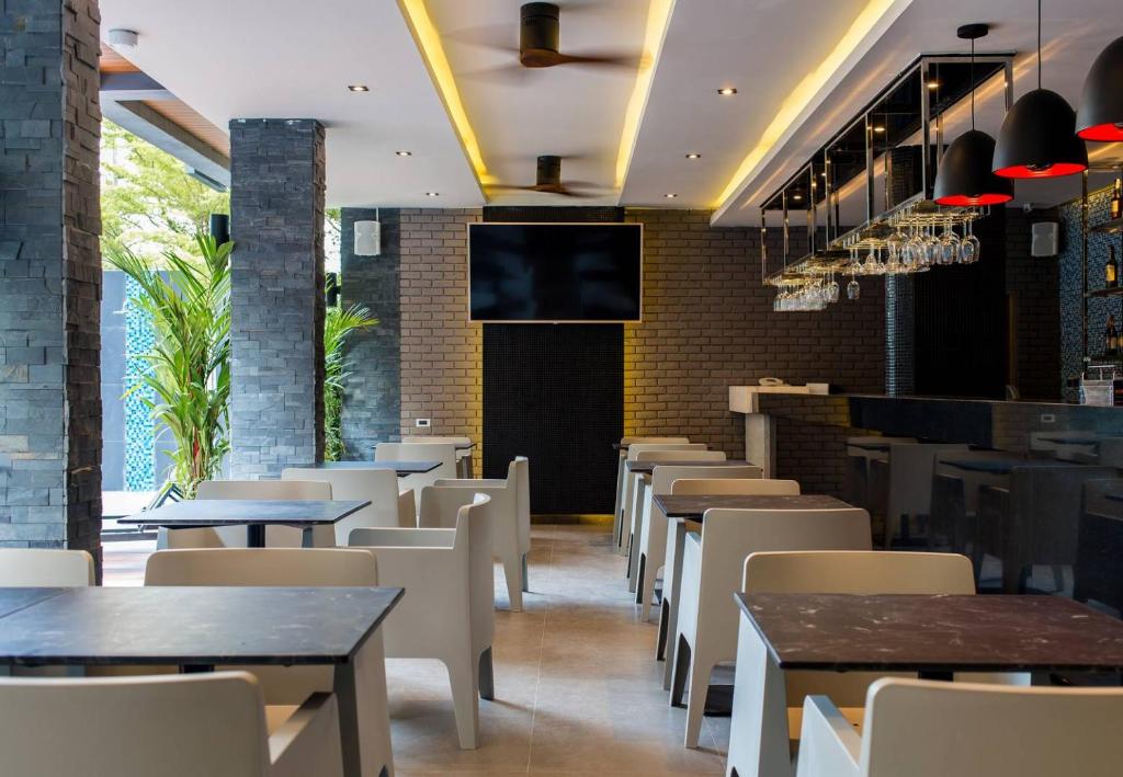 GLOW Ao Nang Krabi - Resim 13