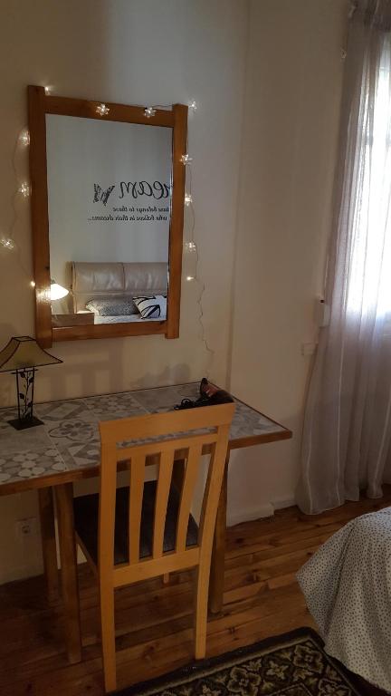 Posteľ alebo postele v izbe v ubytovaní Antigonidon Skyline View Penthouse