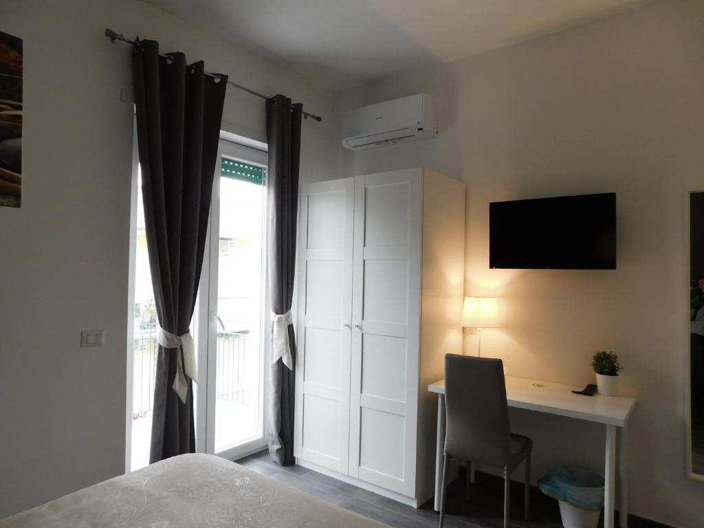A television and/or entertainment centre at CIVICO 29