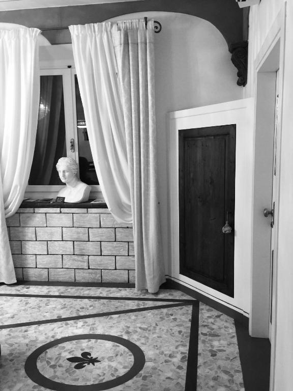 Fotografia z galérie ubytovania Palazzo Mari suite & rooms b&b v destinácii Montevarchi