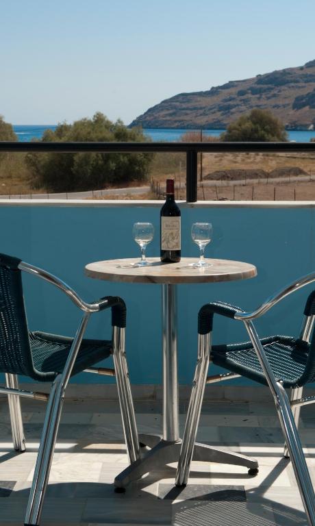 Vlycha Beach Apartments - 4