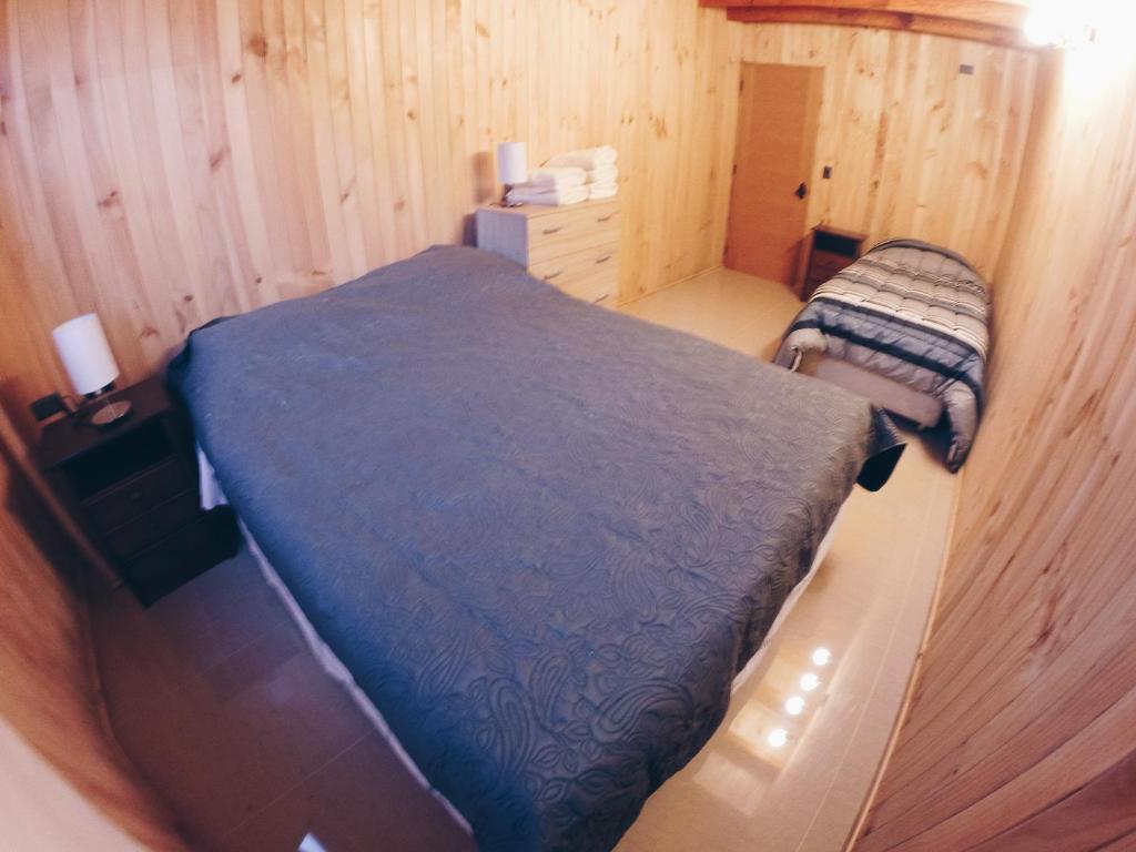 Letto o letti in una camera di Domos Elohim