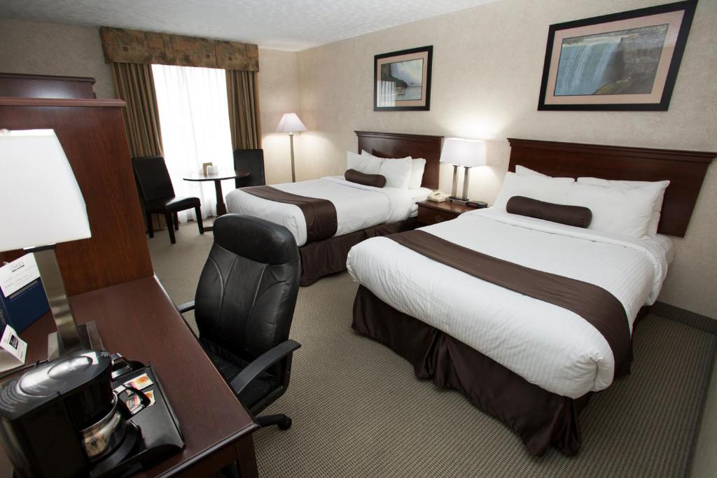 
Courtyard Room Exterior, Two Queen Beds
