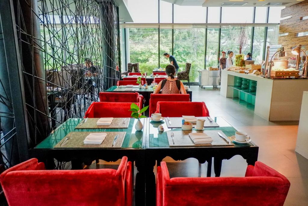 Z Through By The Zign - Resim 38