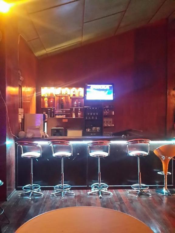 Lounge nebo bar v ubytování Benarat Lodge
