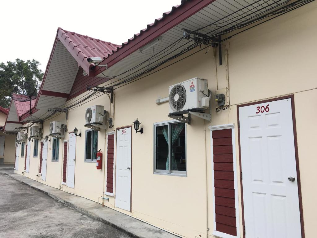 Budova, kde se penzion – hostinec nachází