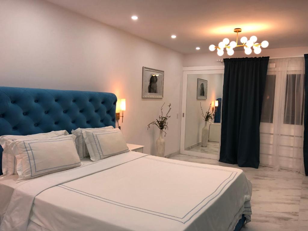 Biệt Thự 2 Phòng Ngủ Với Hồ Bơi Riêng