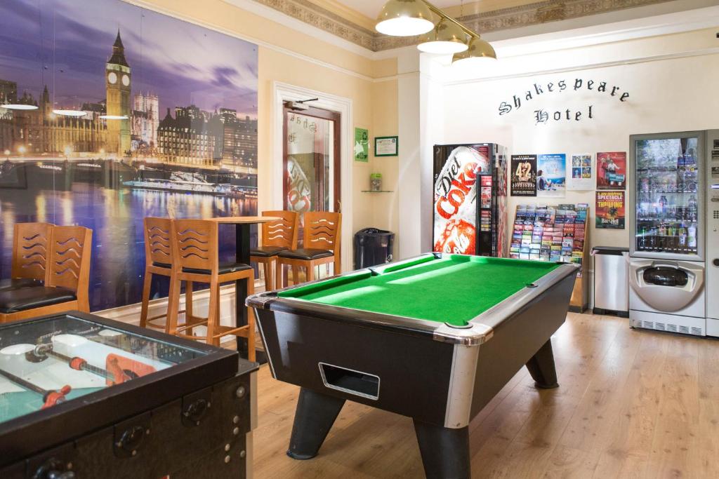 Biliár nebo kulečník v ubytování Shakespeare Hotel