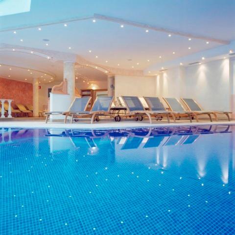 Bazén v ubytování Adults only Hotel Grafenstein nebo v jeho okolí