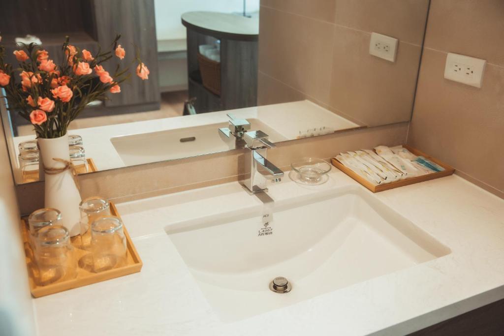 A bathroom at FangLiao Hotel