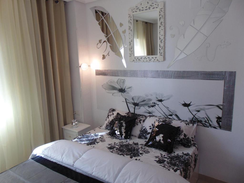 Apartamentos varios con 2 dorm en Marina Dor , la playa de Amplaries 47 , vista lateral al mar - Apartamento De Dos Dormitorios