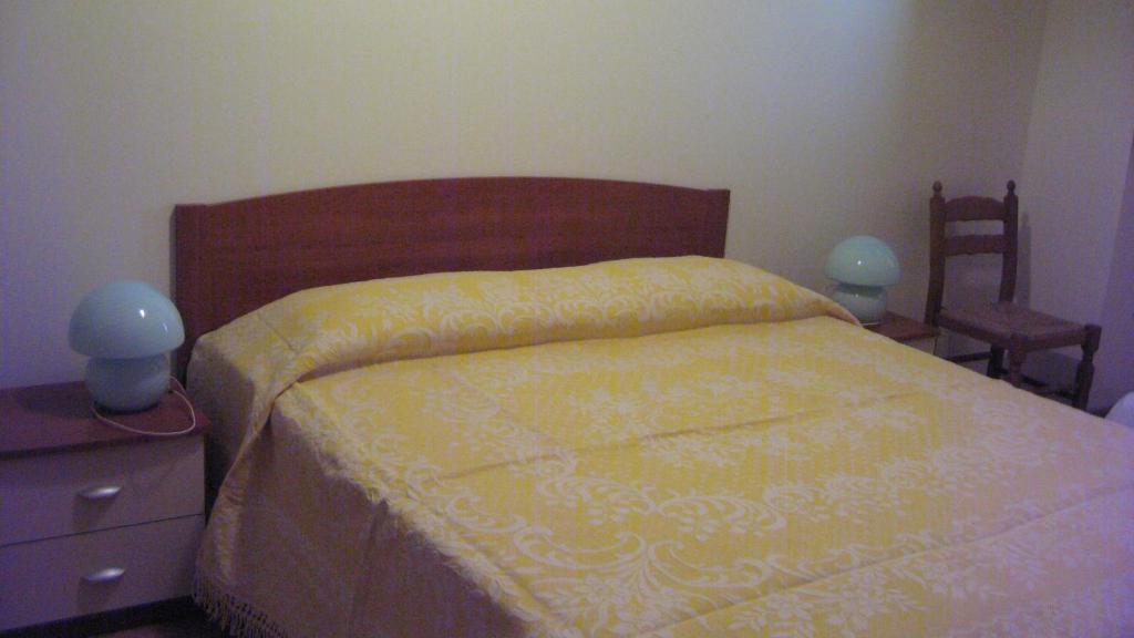 A bed or beds in a room at Villa "Franca"