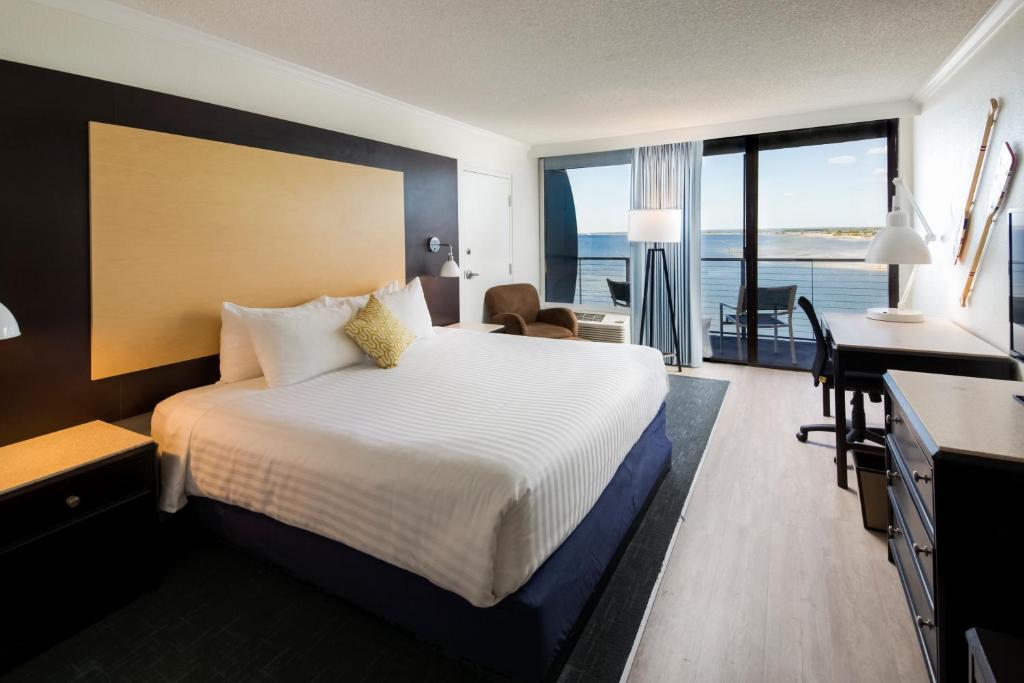 The Godfrey Hotel & Cabanas Tampa - King Suite With Sea View