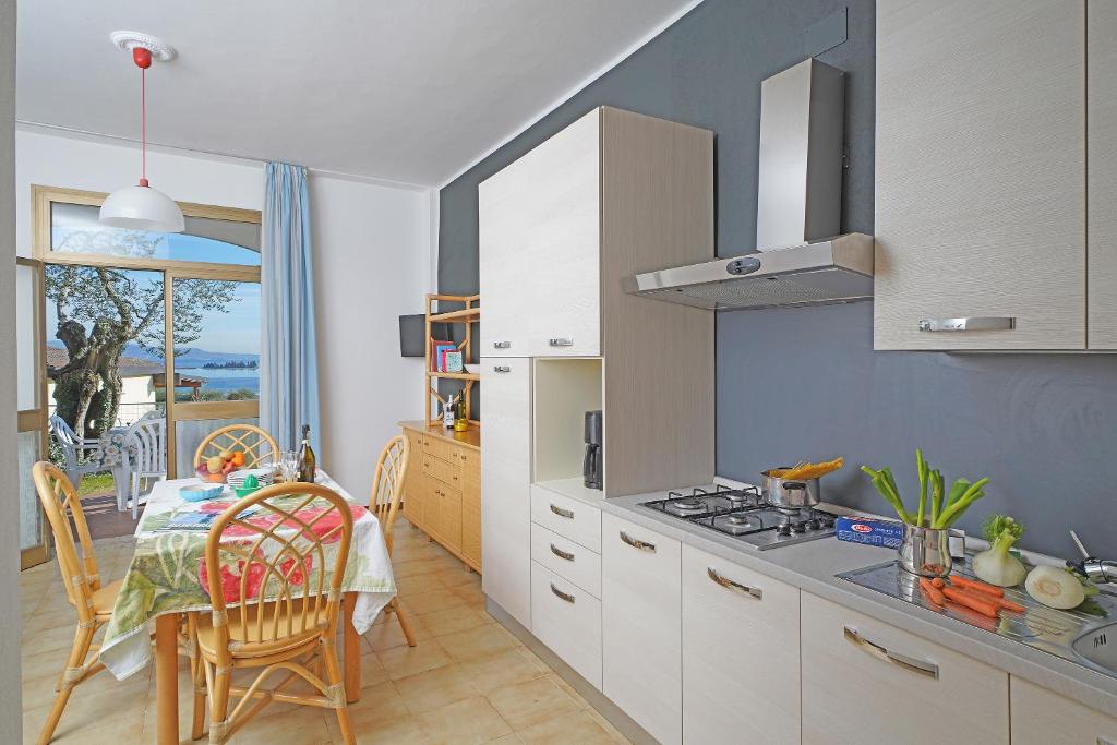 A kitchen or kitchenette at Villenpark Sanghen