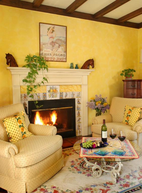 L'Auberge Provencale Inn & Restaurant - Queen Room (Mistral)