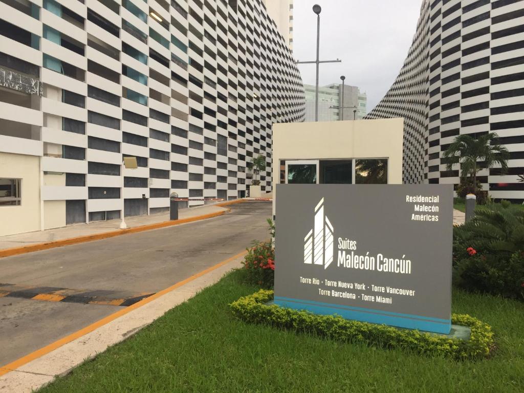 Foto da galeria de Suites Malecon Cancun em Cancún