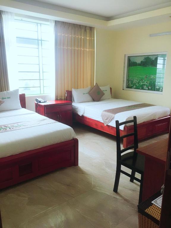 Khách sạn Green Khe Sanh - Vierbettzimmer