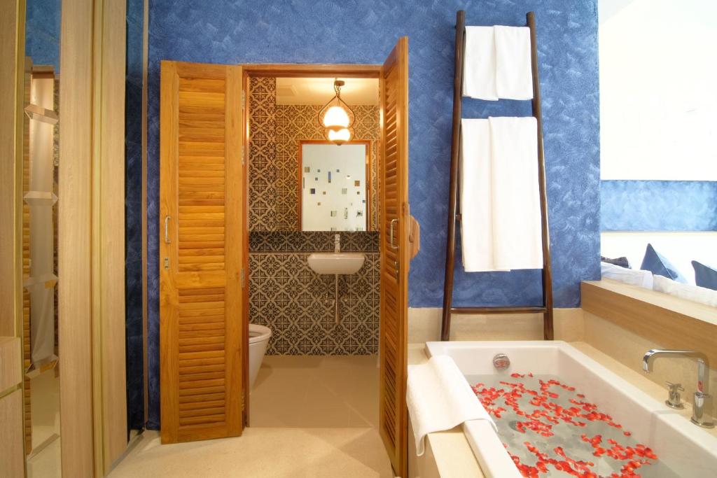 Tapae Gate Villa - Resim 4