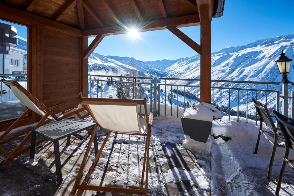 Nespecifikovaný výhled na hory nebo výhled na hory při pohledu z hotelu
